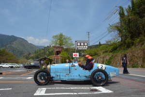 BUGATTI T37 going into stamp point, municipal second parking lot in Nagiso Town