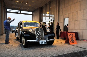 Staff welcome CITROEN TRACTION AVANT 7CV
