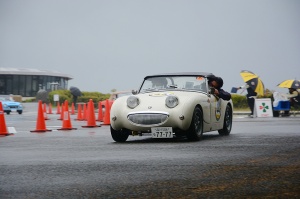 鳥羽展望台でのスタンプの後、PC競技に挑むAUSTIN HEALEY SPRITE